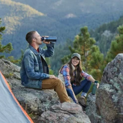 Thermosbeker Stanley The Trigger Action Travel Mug Wine 0,47L -Bo-Camp Shop 12 Stanley20 20The20Trigger Action20Travel20Mug20Lifestyle20Images20 201