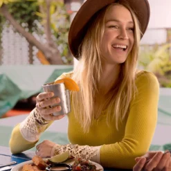 Drinkbeker Klean Kanteen Brushed Stainless 295 Ml (4-Delig) -Bo-Camp Shop KSSC10 RT steel cup smiling lifestyle 1024x