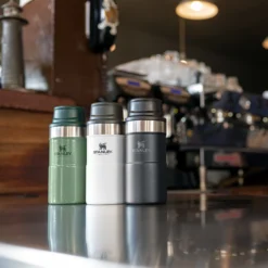 Thermosbeker Stanley The Trigger Action Travel Mug Polar 0,25L 16 Thermosbeker Stanley The Trigger Action Travel Mug Polar 0,25L -Bo-Camp Shop Stanley20 20The20Trigger Action20Travel20Mug20 20Lifestyle20Images20 2014 1